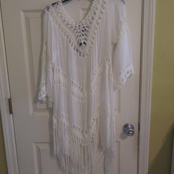 Cover up..sweater - Picture 2 of 2